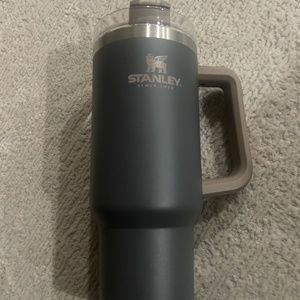 Brand new 40oz Stanley coal tumbler